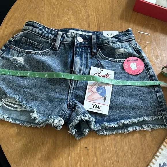 - YMI Dream Collection Denim Shorts Back Comfort Stretch Size 3/26 NWT - Picture 10 of 14